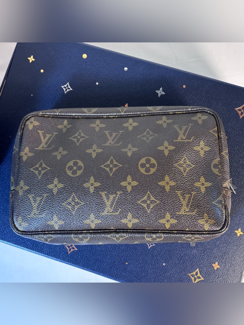 Beautiful Louis Vuitton Trousse 23